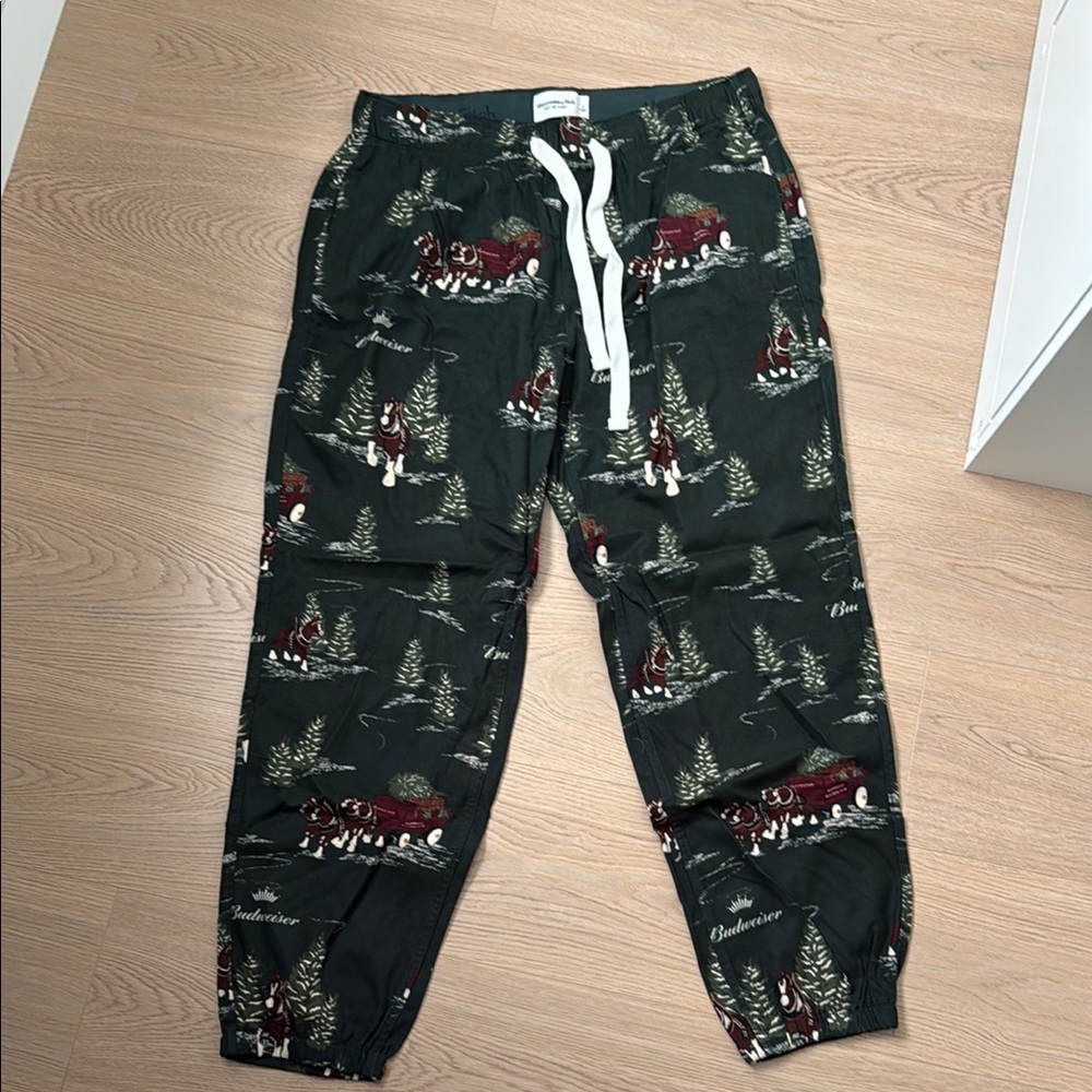 Budweiser Men's Green Printed Pants
